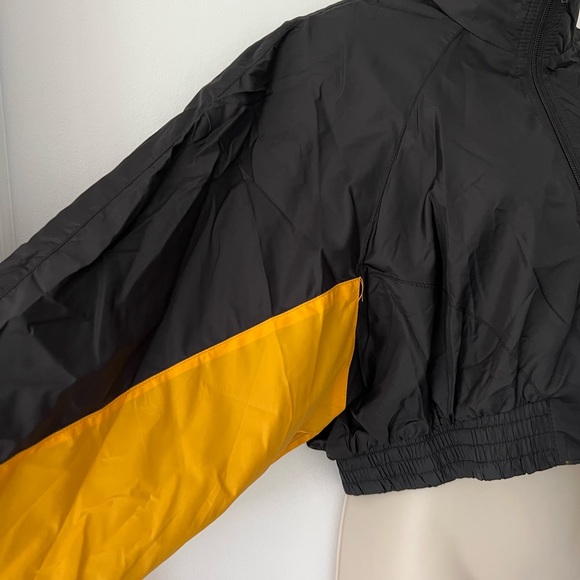 Cropped Windbreaker from LF - Picture 11 of 12